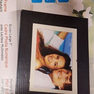 New 7" Widesceen Black Digital Photo Frame